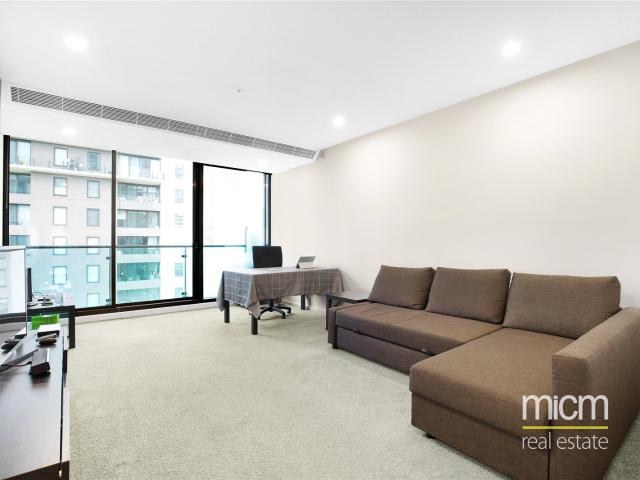 FURNISHED SPACIOUS ONE BEDROOM APARTMENT LOCATED IN HEART OF SOUTHBANK