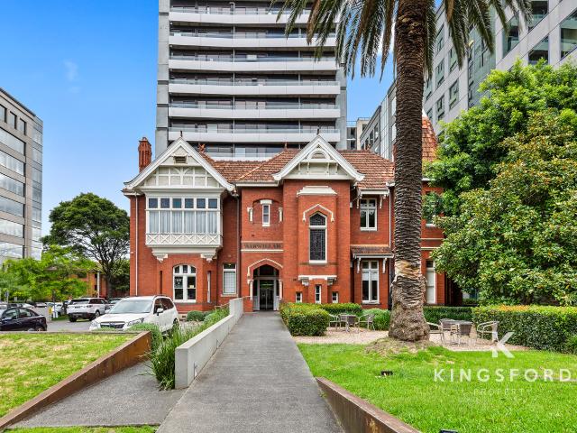 FURNISHED STUDIO ON ST KILDA ROAD *PLEASE NOTE ENTRY VIA ST KILDA ROAD NOT BEATRICE STREET
