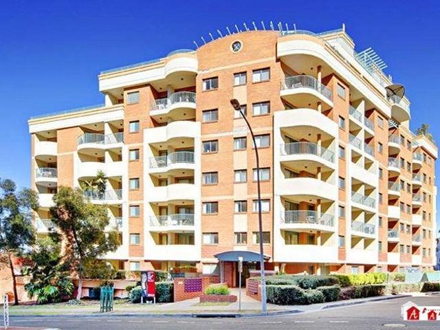 Furnished studio Only Minutes to Hurstville Station