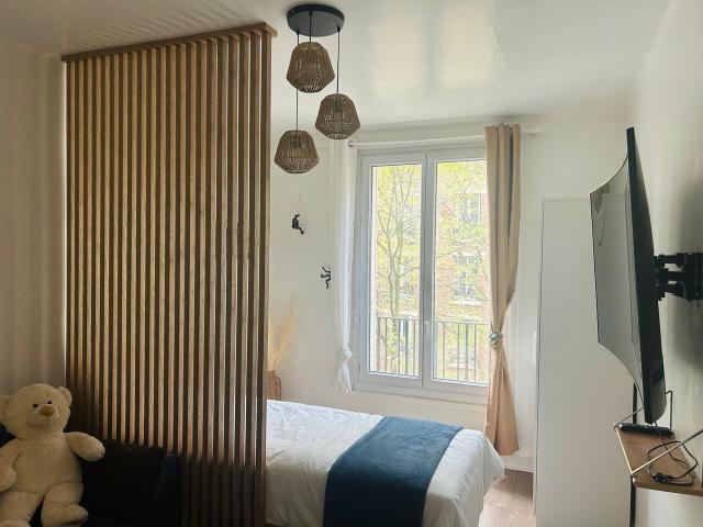 FURNISHED Studio Available from August 1st, Paris Amsterdam Apartments for Rent