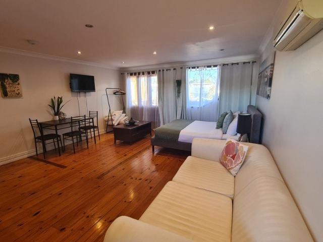 FURNISHED STUDIO ANNA BAY