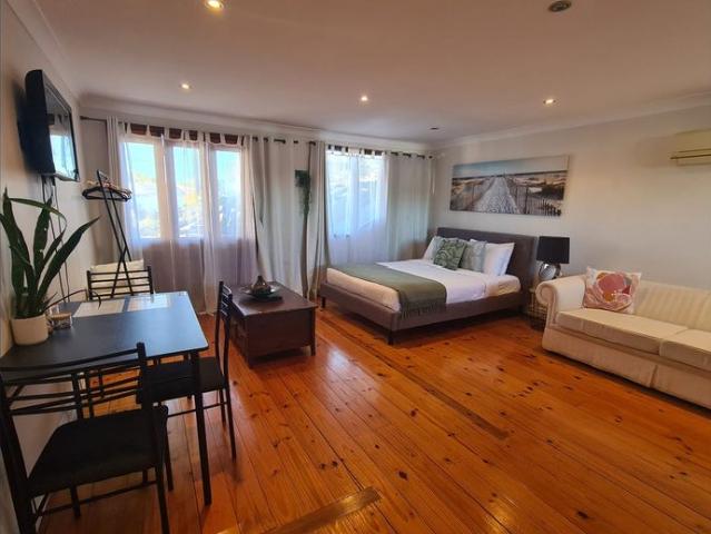 FURNISHED STUDIO ANNA BAY