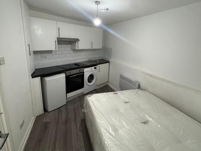 Furnished Studio Apartment to Rent in Lewisham