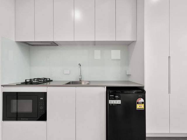 Furnished Studio Apartment UTILITIES INCLUDED
