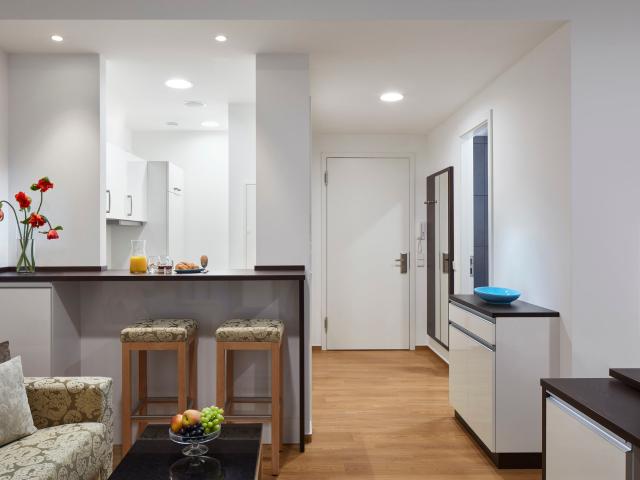 Furnished Studio Apartment with Balcony near Alte Oper in Frankfurt City Center