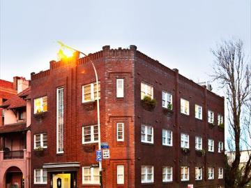 Furnished Studio Apartment Great location