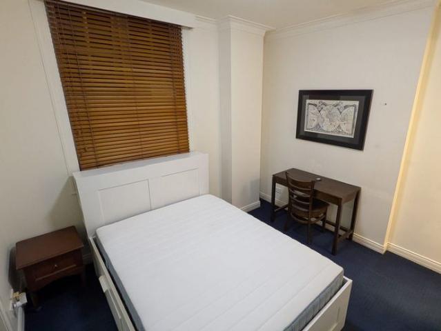 Furnished studio apartment in Brisbane CBD