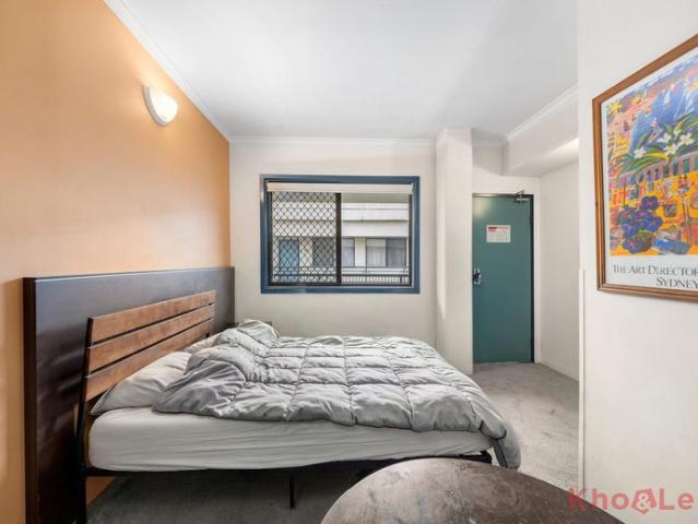 Furnished Studio Apartment Opposite Broadway Shopping Centre