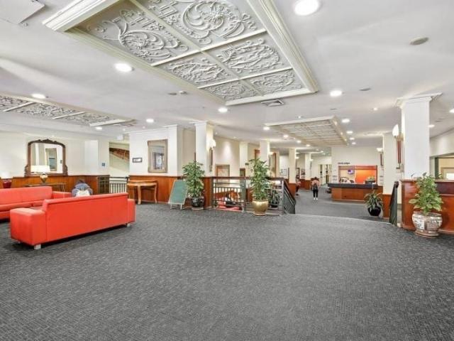 Furnished Studio Apartment Opposite Broadway Shopping Centre