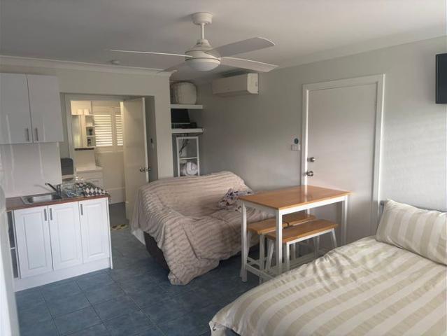 FURNISHED STUDIO FLAT OVERLOOKING GOLF COURSE