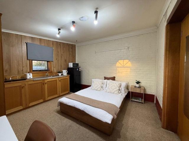 FURNISHED STUDIO FOR RENT IN LAUNCESTON