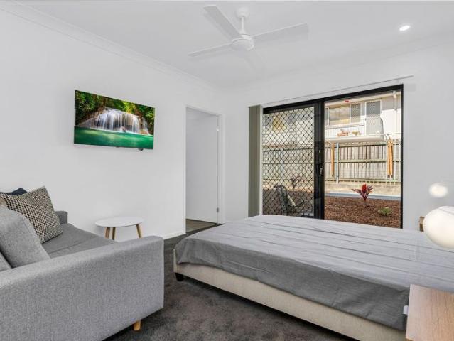 FURNISHED STUDIO UNIT IN GAYTHORNE!