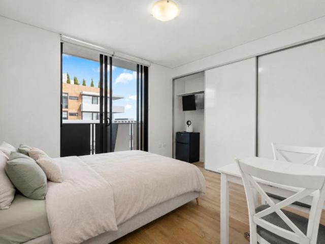 Furnished Studio With All Utilities Included In Ideal Location