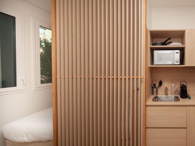 Furnished studio with rooftop, garden, gym, home cinema and cleaning and maintenance services in a new coliving residence