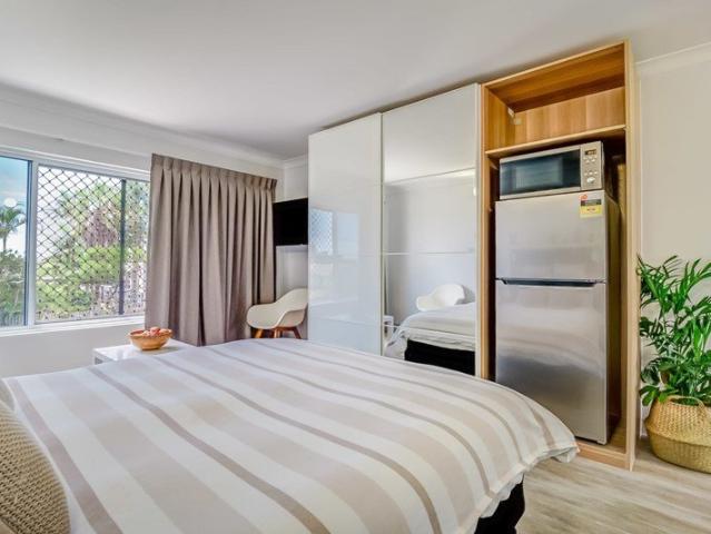 FURNISHED STUDIO
