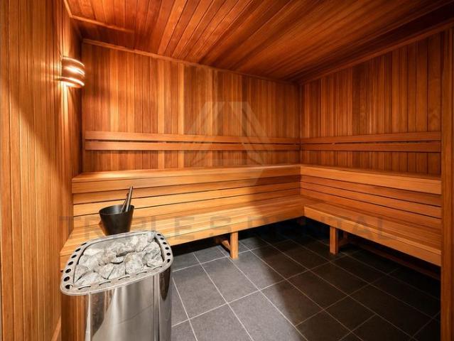 Furnished | Study | Pool & Gym & Spa | Close to Woolworth