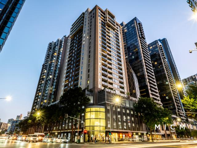 FURNISHED,STYLISH,SOUTHBANK LIVING