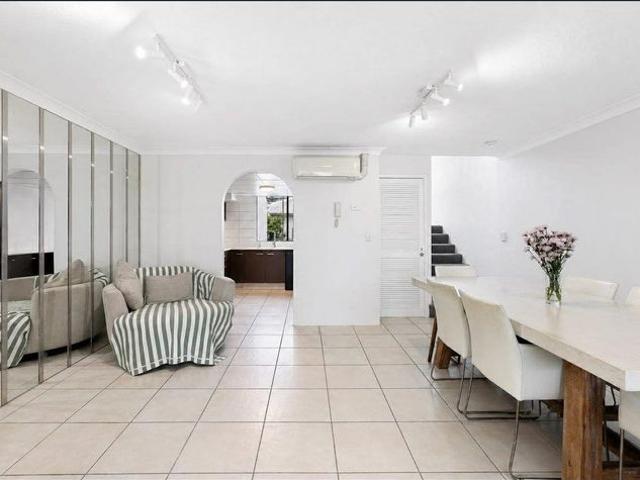 Furnished Sub Penthouse Apartment minutes from the beach