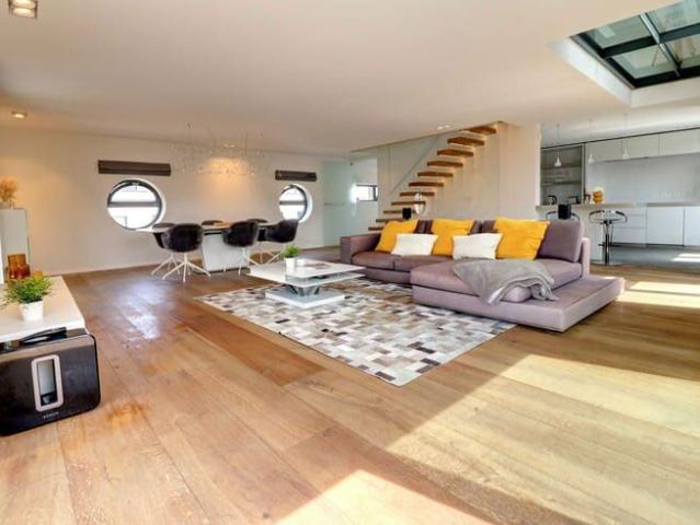 FURNISHED PENTHOUSE WITH 130 m² TERRACE – CHAUSSÉE DE WAVRE