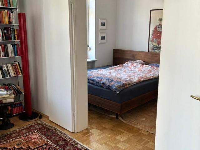 Furnished Period Apartment with Stucco and Balcony – Schwabing, Kaiserstraße, Munchen Amsterdam Apartments for Rent