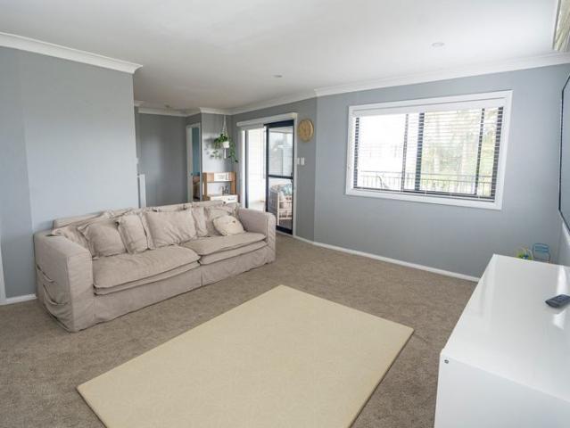 Furnished property moments to Toowoon Bay beach and Long Jetty