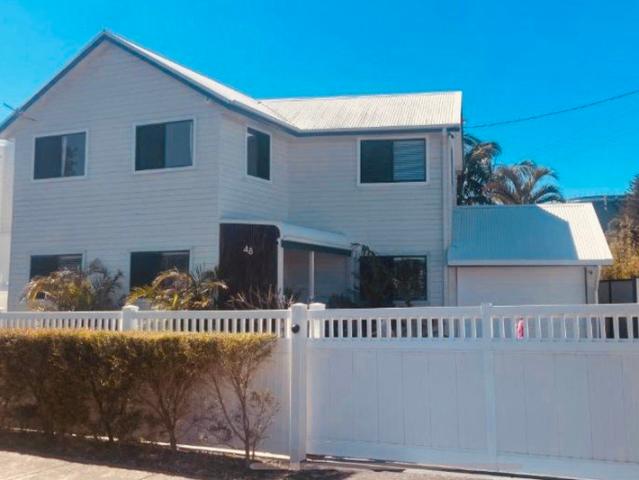 Furnished property moments to Toowoon Bay beach and Long Jetty