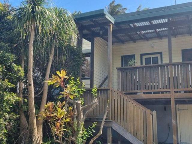 Furnished Quintessential Bangalow Home Walk To Everything