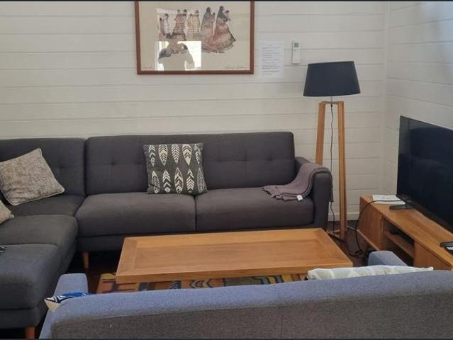 Furnished Quintessential Bangalow Home Walk To Everything