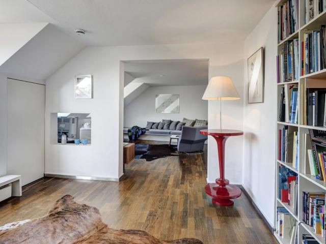 Furnished roof terrace apartment in great area for rent