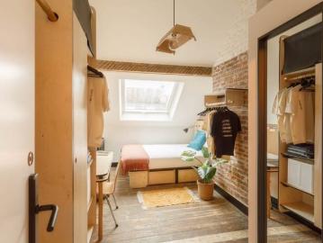 Furnished room with cinema room and gym Saint Gilles