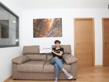 Furnished room for rent in 3 bedroom apartment in Prado