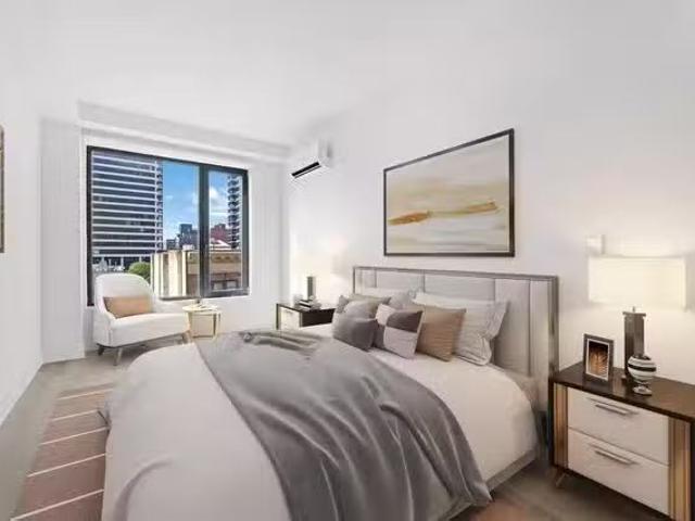 Furnished Room in a 4 Bedroom 2 Bathroom
