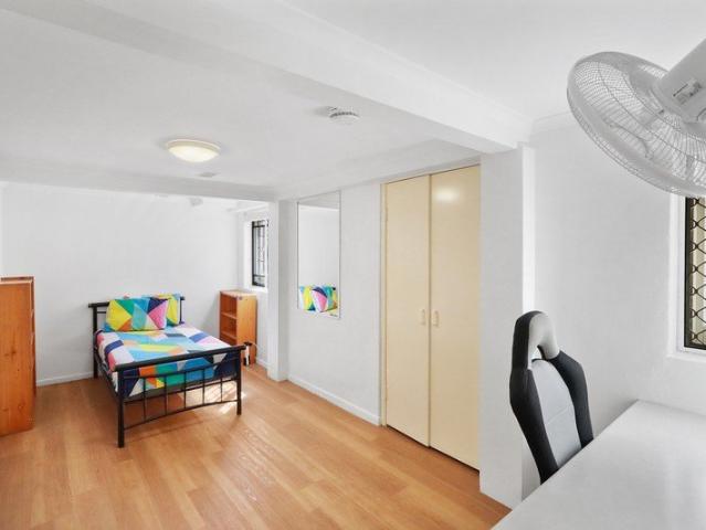 Furnished Room In Ashgrove