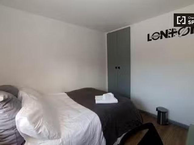 Furnished room in shared flat in Tower Hamlets, London