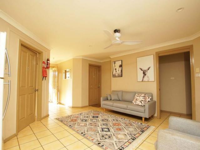FURNISHED ROOM IN SHARED HOUSE