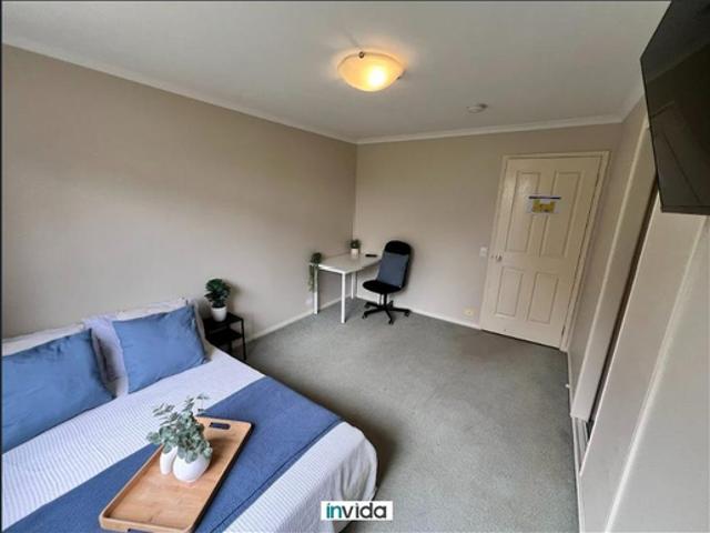 Furnished Room Near Shops, Buses Caroline Springs I Bills Included