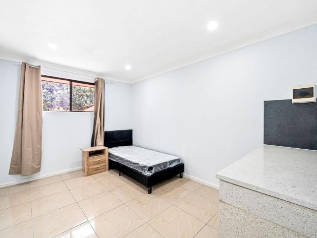 Furnished Rooms – All Bills Included!
