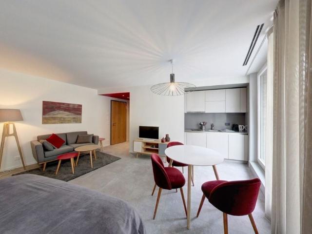 FURNISHED RESIDENCE “PETITE COUR” STUDIOS WITH HOTEL SERVICES