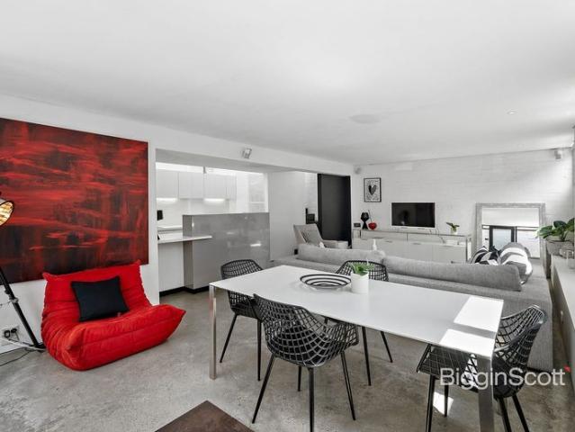 FURNISHED WAREHOUSE CONVERSION IN WINDSOR!