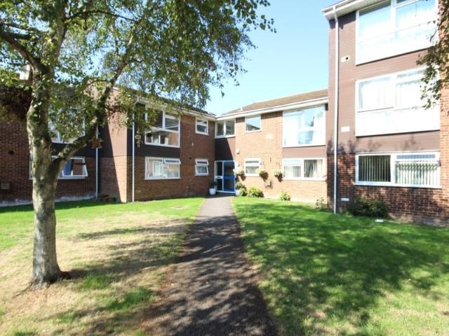 Furnished Welland Close, Langley SL3, 2 bed flat to rent, £1,500 pcm | PrimeLocation