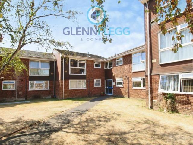 FURNISHED Welland Close, Langley 2 bed apartment to rent £1,400 pcm £323 pw