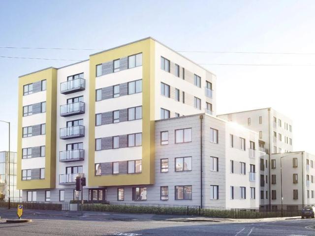 Furnished, West Central, Slough SL2, 1 bed flat to rent, £1,150 pcm | PrimeLocation