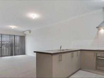 FURNISHED WITH POOL & GYM IN THE COMPLEX !