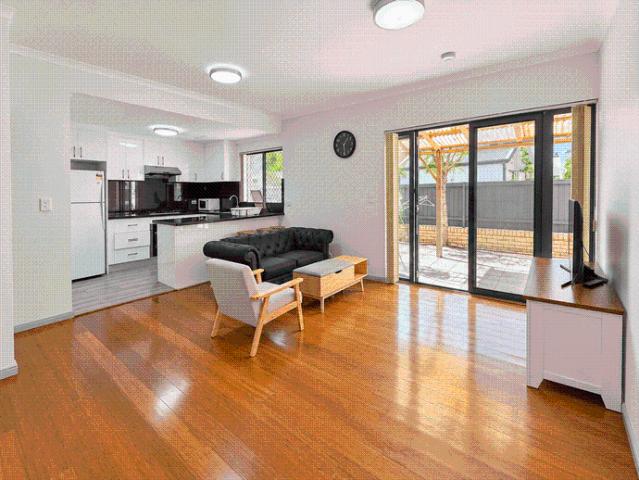 Furnished Townhouse in Convenient Location