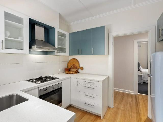 Furnished Toorak Sanctuary in Exclusive Boutique Block