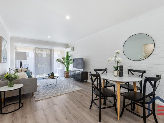 Furnished Top Floor Apartment in a Prime Inglewood Location