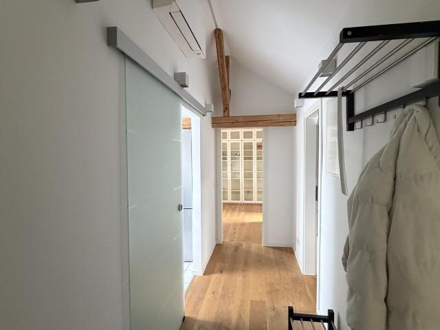 Furnished top floor apartment in Karlsruhe — all inclusive, AC & Wi Fi, ideal for KIT staff, commuters & working couples, Karlsruhe Amsterdam Apartments for Rent