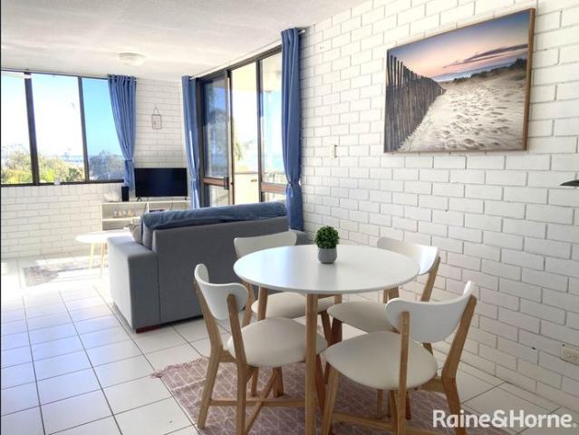 FURNISHED TOP FLOOR APARTMENT ON THE BEACH FRONT!