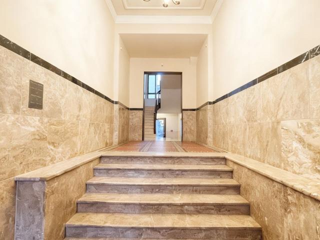 Furnished temporary rental, cheaper for commuters, Modern apartment in historic building, Frankfurt Amsterdam Apartments for Rent