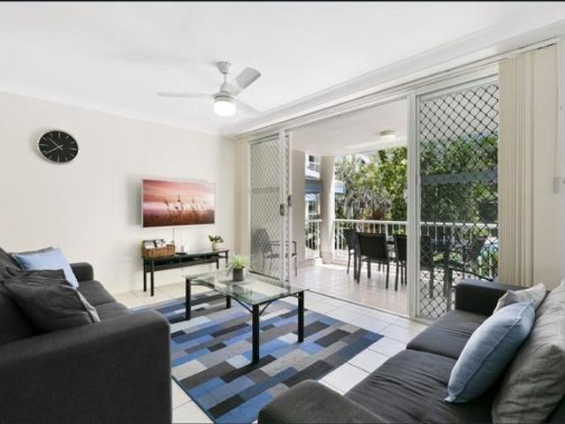 Furnished Three Bedroom Unit in Surfers Paradise